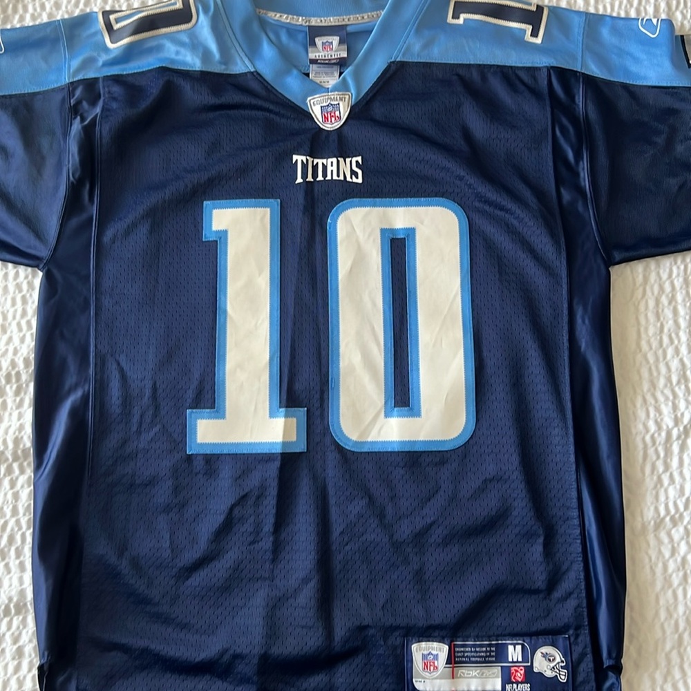 Men’s Medium Titans Jersey